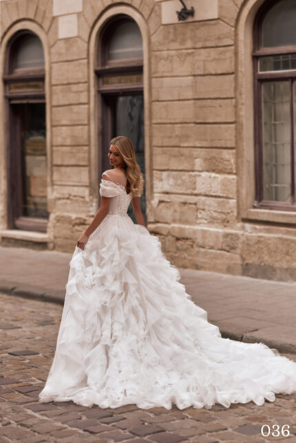 Rochie de mireasa tip sirena cu trena Bellara 036-1-scaled